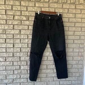 AEO Black Denim Distressed Knee Mom Jeans Size 10
